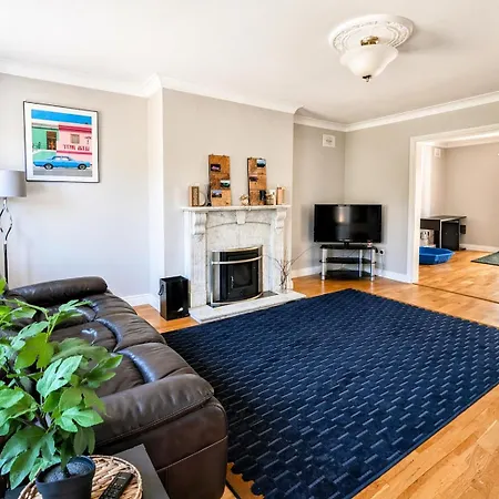Hideout With Free Parking With Access *