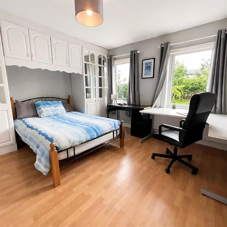 Hideout With Free Parking With Access *